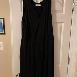 Women’s plus size black dress